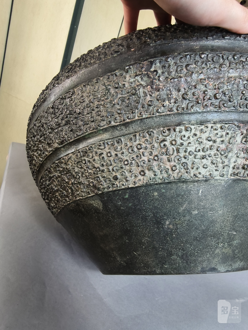 An archaic bronze vessel 'ling' - 图23